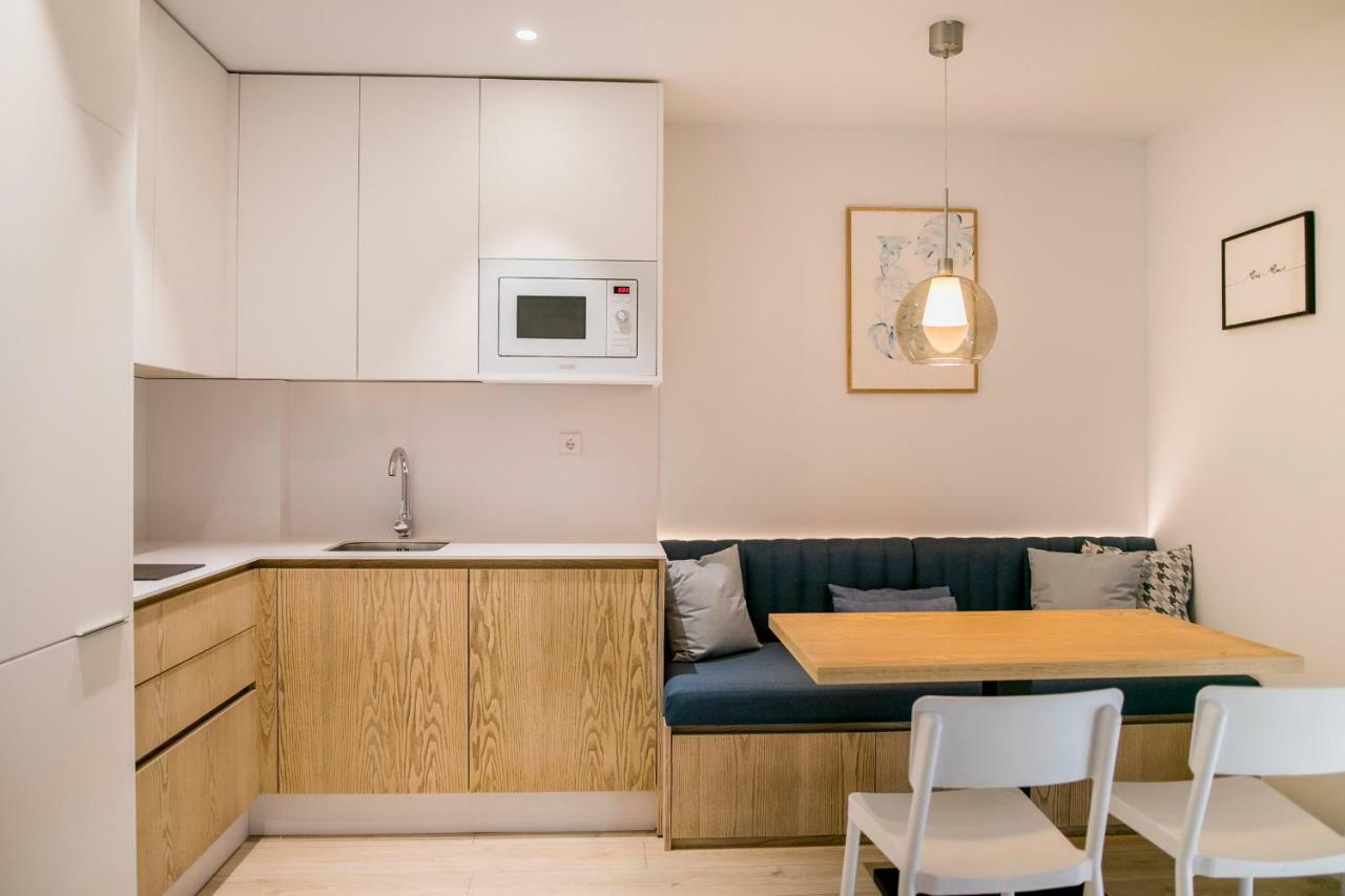 Apartment 525
